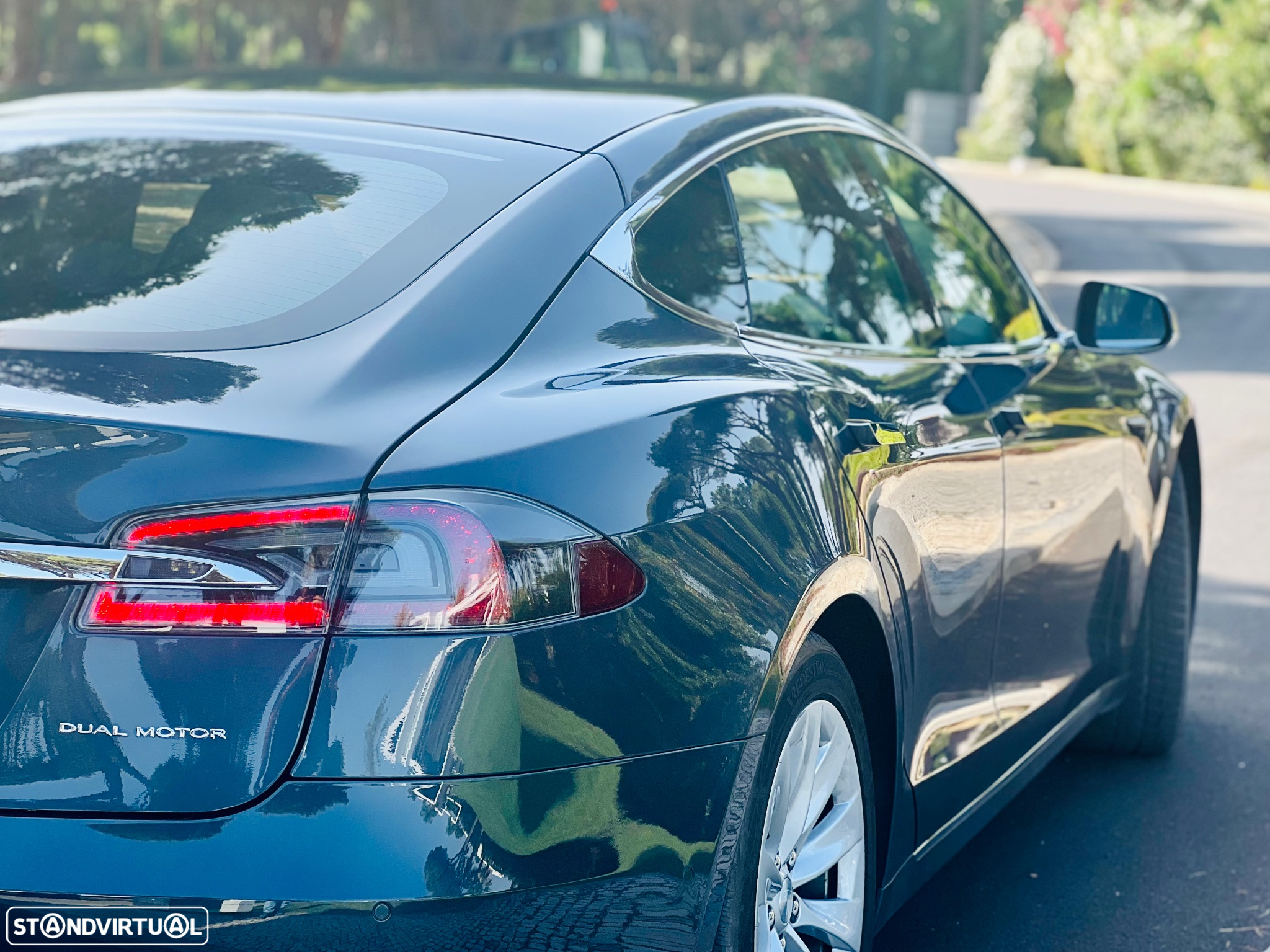 Tesla Model S Long Range - 11