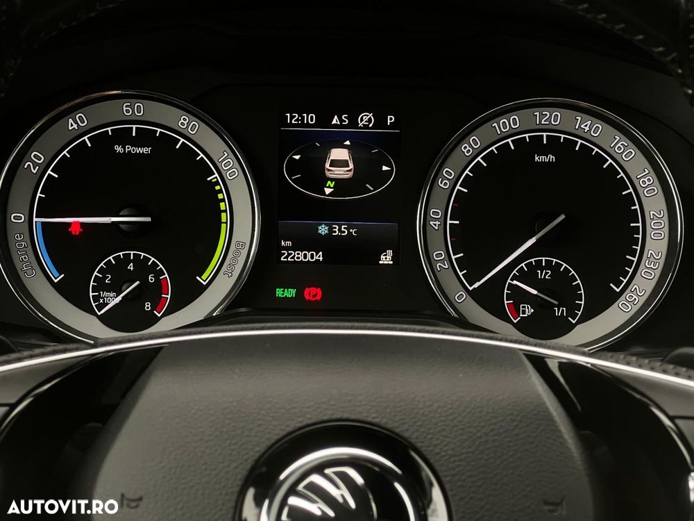 SKODA Superb 2021 — imagine 21