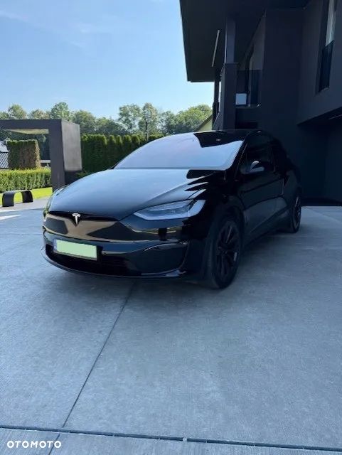 Tesla Model X - 4