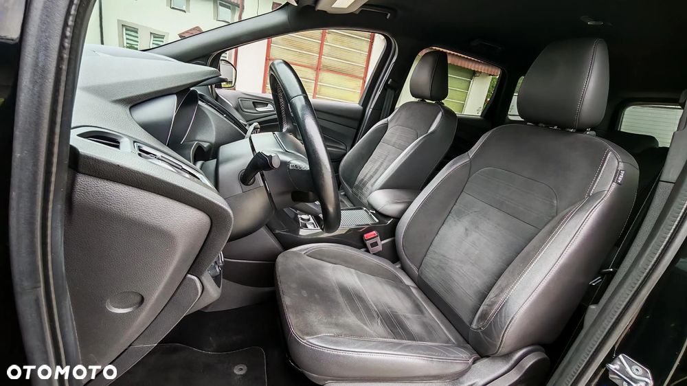 Ford Kuga 2.0 TDCi 4x4 ST-Line - 24