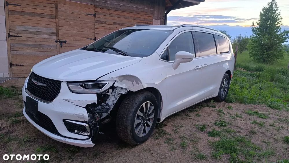 Chrysler Pacifica - 26