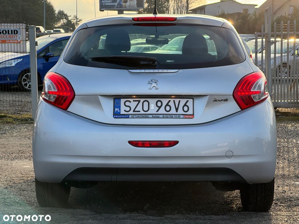 Peugeot 208 - 11