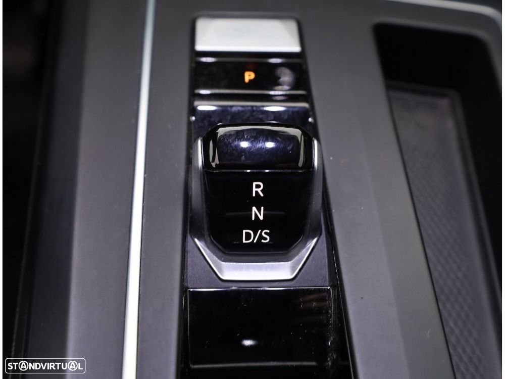 VW Golf Variant 2.0 TDi Life DSG - 32