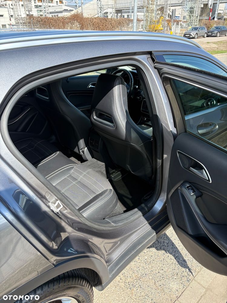 Mercedes-Benz GLA 250 4-Matic - 14