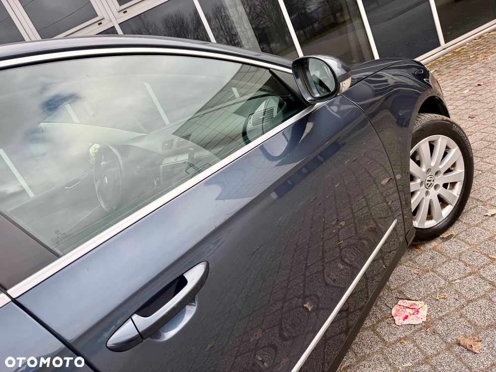 Volkswagen Passat - 18