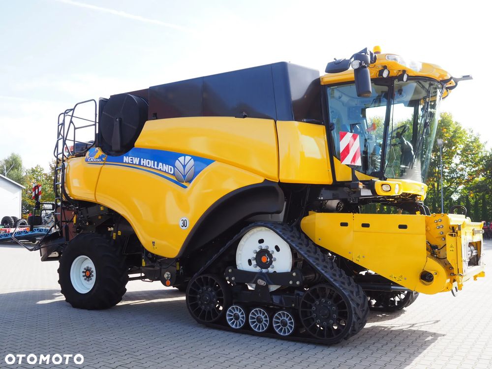New Holland CR 9090 SmartTrax 4WD + VF 10,7 m - 5