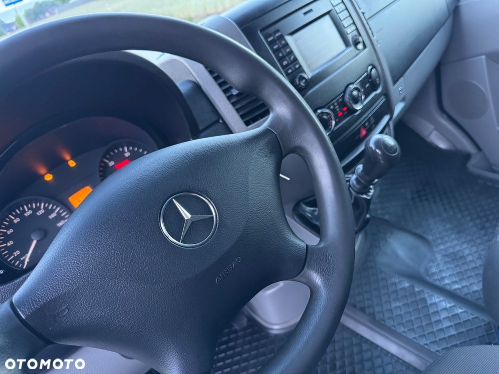Mercedes-Benz Sprinter - 23