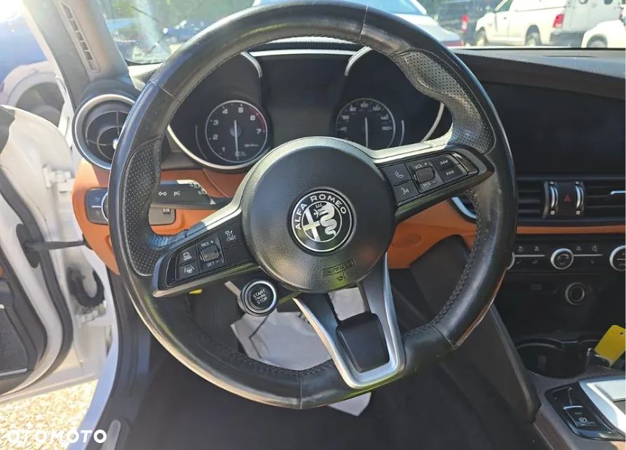Alfa Romeo Giulia 2.0 Turbo TI Q4 - 8