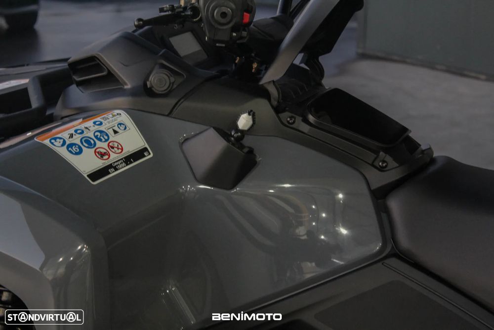 Can-Am Outlander MAX 700 DPS - 10