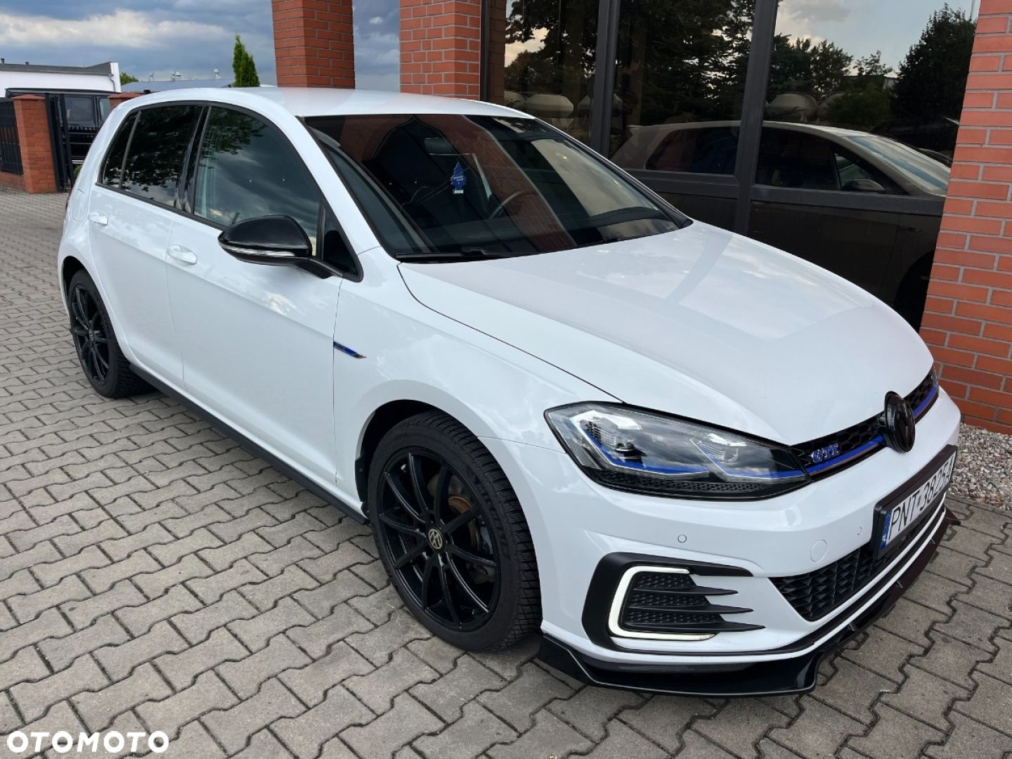 Volkswagen Golf VII 1.4 TSI Plug-In-Hybrid GTE - 2
