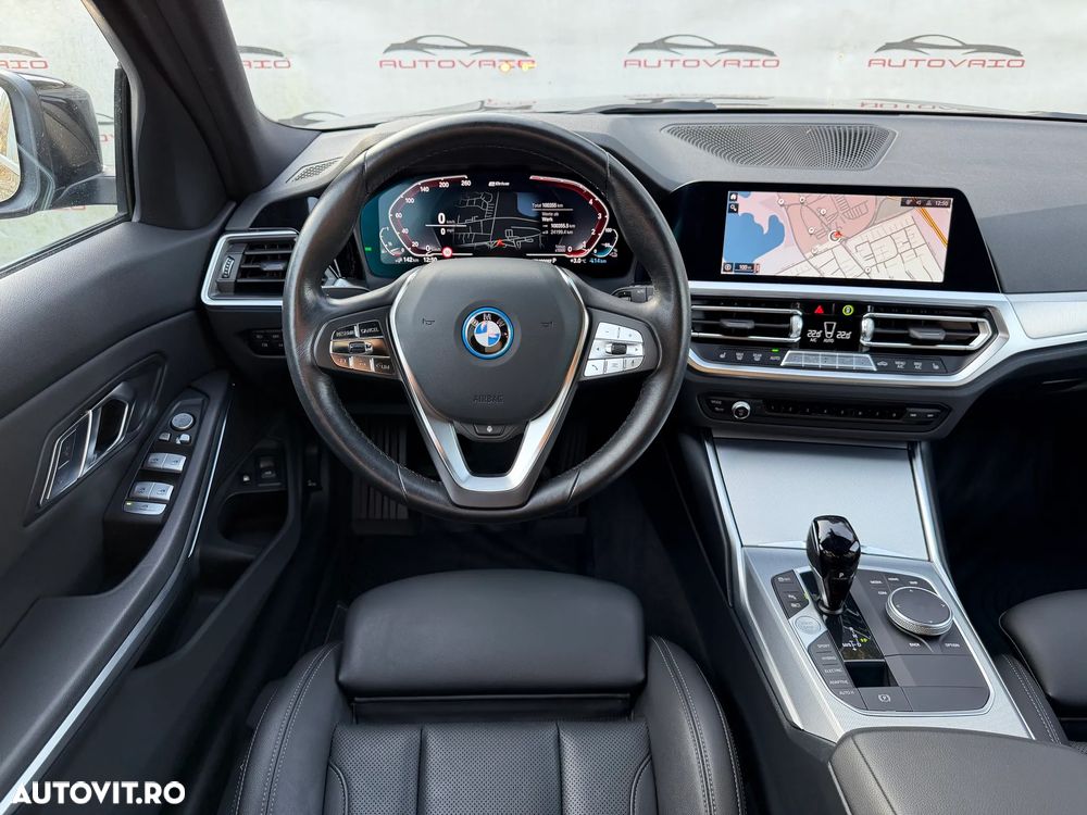 BMW Seria 3 330e xDrive Aut. Sport Line - 4