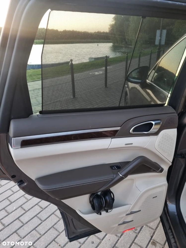 Porsche Cayenne - 24