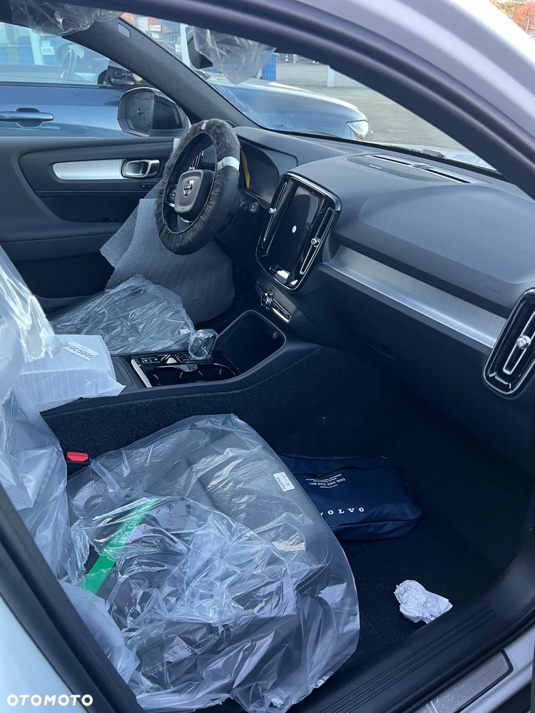 Volvo XC 40 B3 Plus Dark - 5