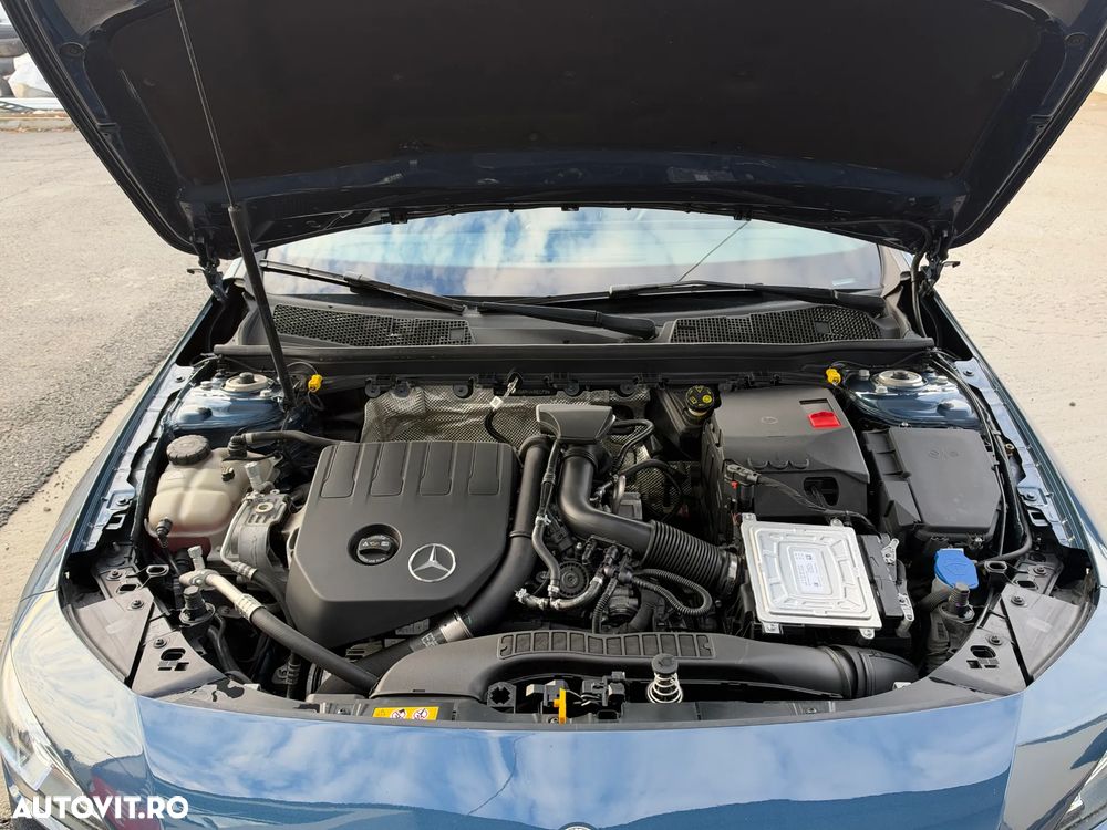 Mercedes-Benz CLA 200 - 30