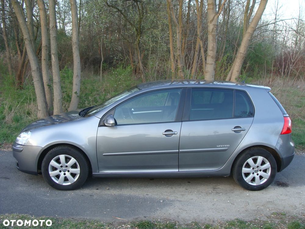 Volkswagen Golf 1.9 TDI DPF United - 3
