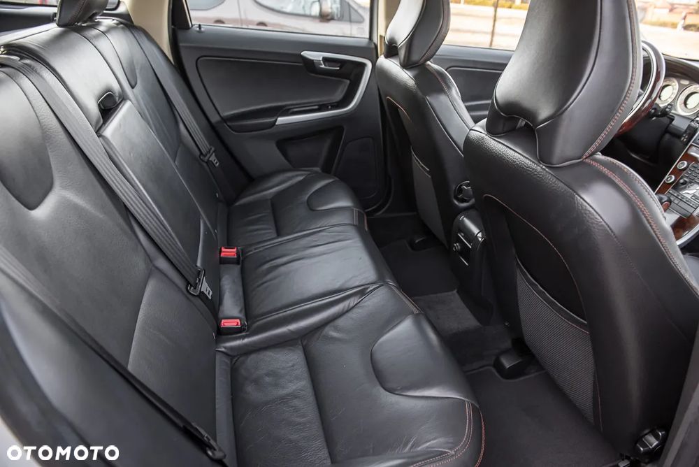 Volvo XC 60 T6 AWD Momentum - 29