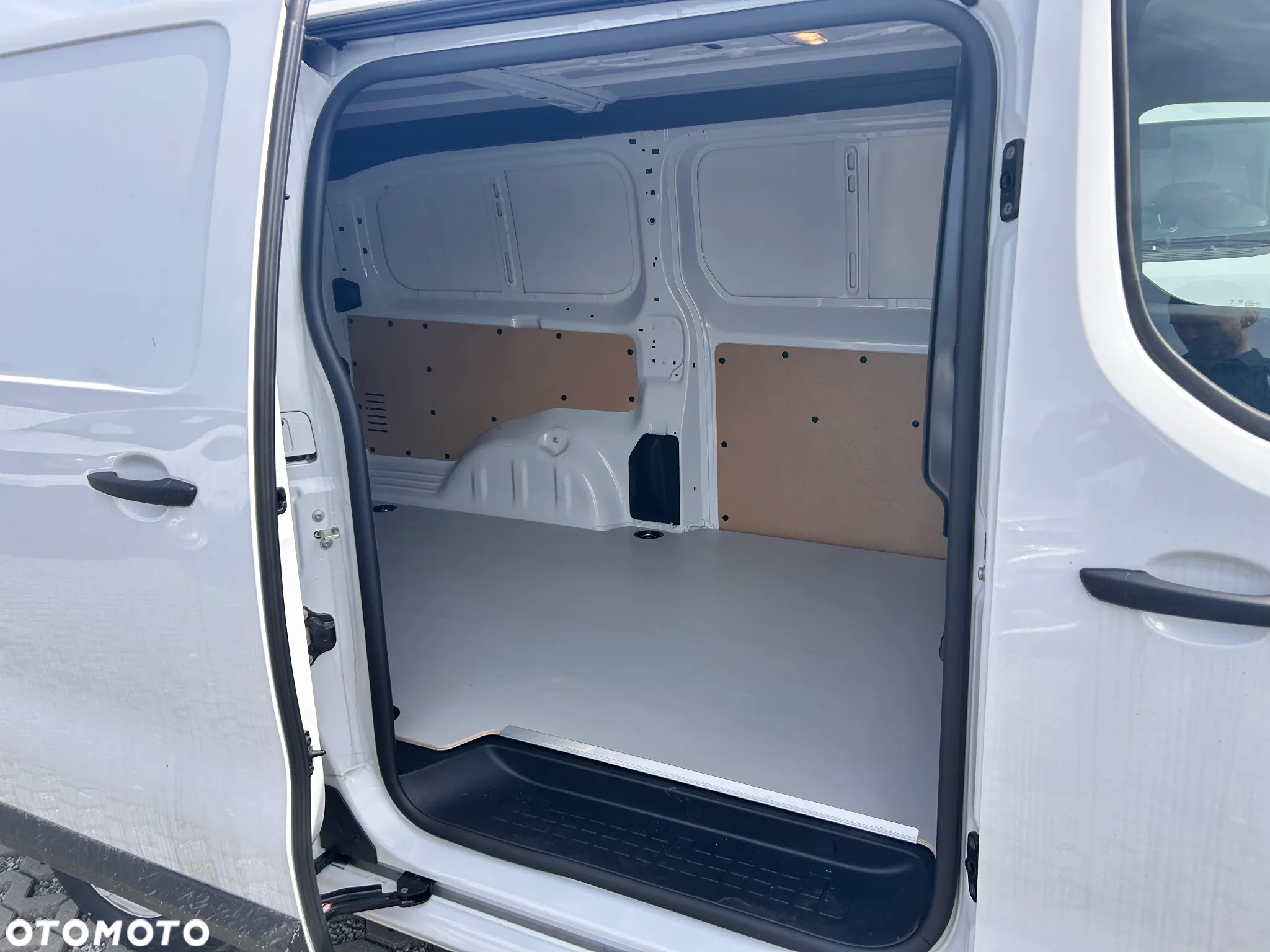 Opel Vivaro Furgon - 4