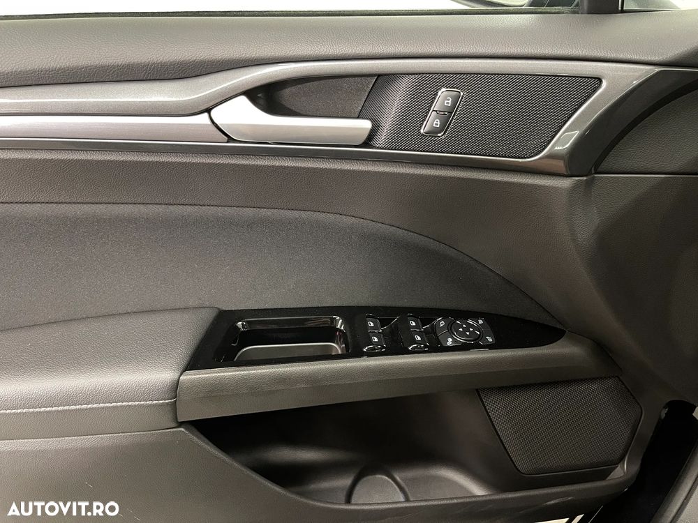 Ford Mondeo 2.0 HEV Titanium - 25