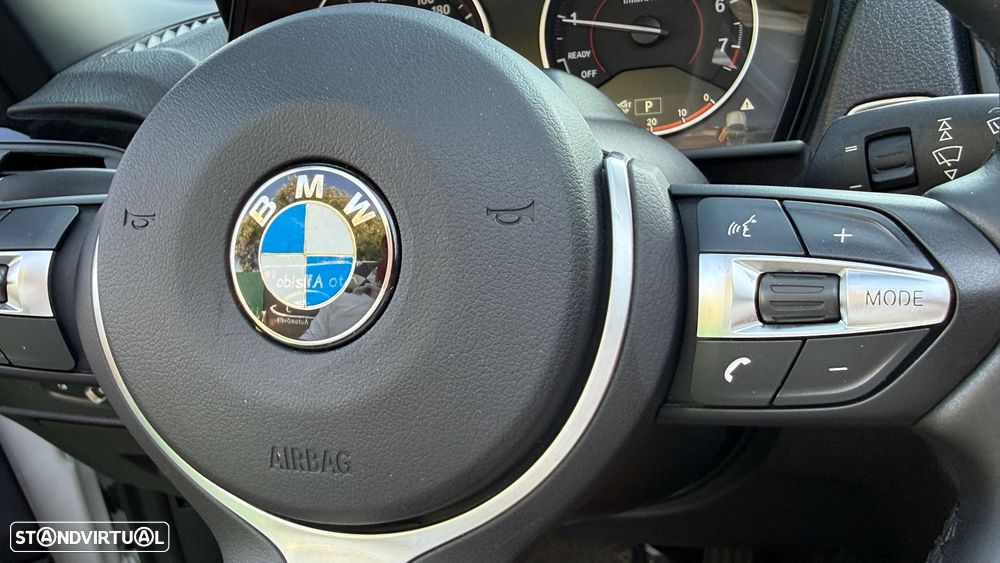 BMW 218 i Cabrio Line Sport Auto - 28