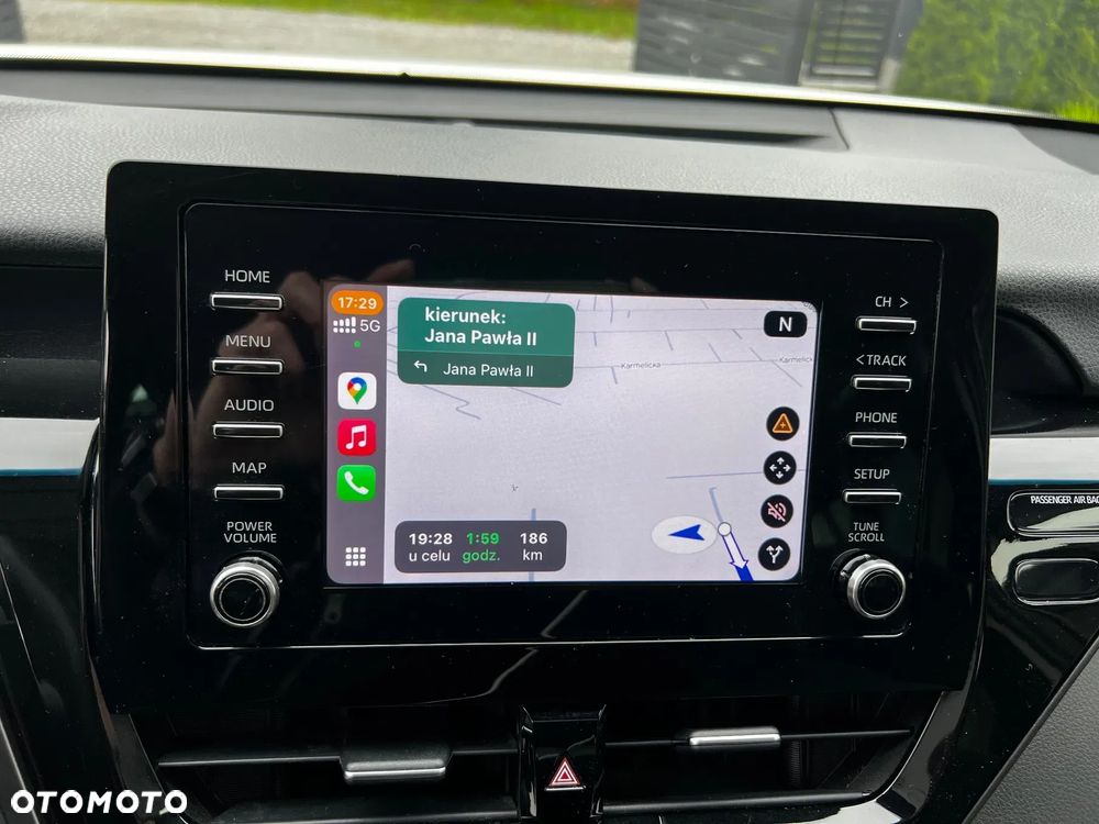 Toyota Camry 2.5 Hybrid Comfort CVT - 21