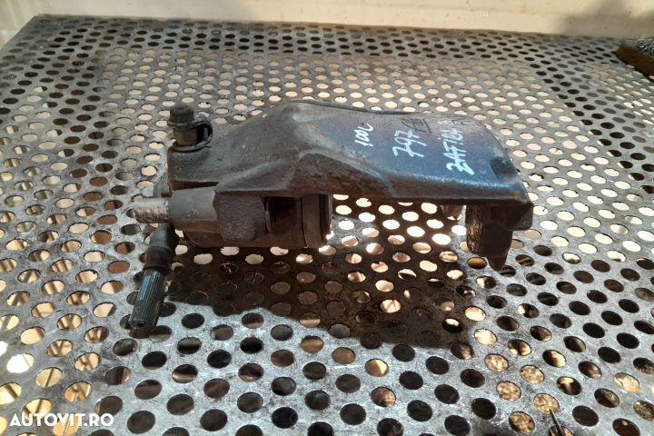 Etrier fata dreapta Opel Zafira B [2005 - 2010] Minivan 5-usi 1.9 CDT - 3