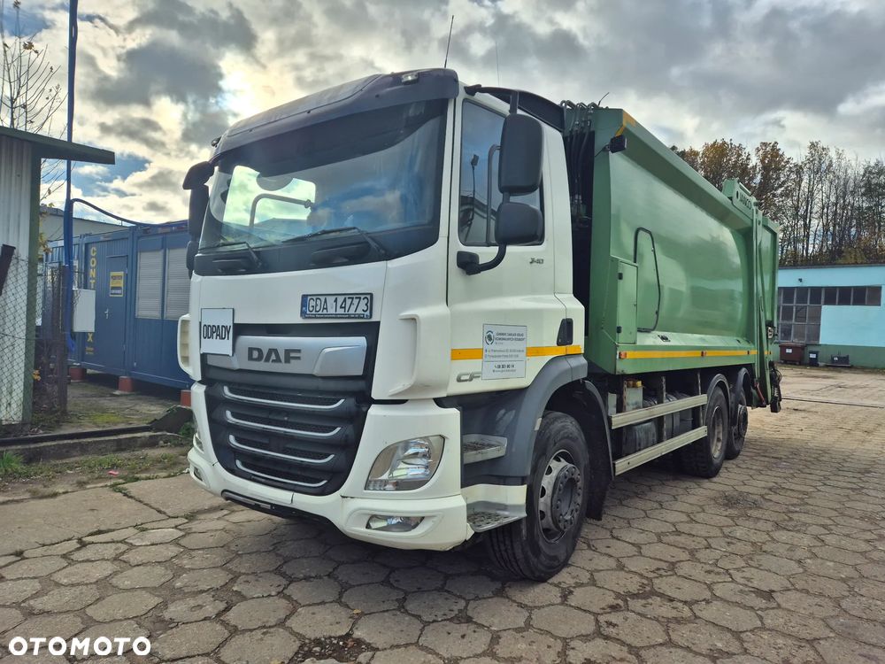 DAF ŚMIECIARKA DWUKOMOROWA - 1