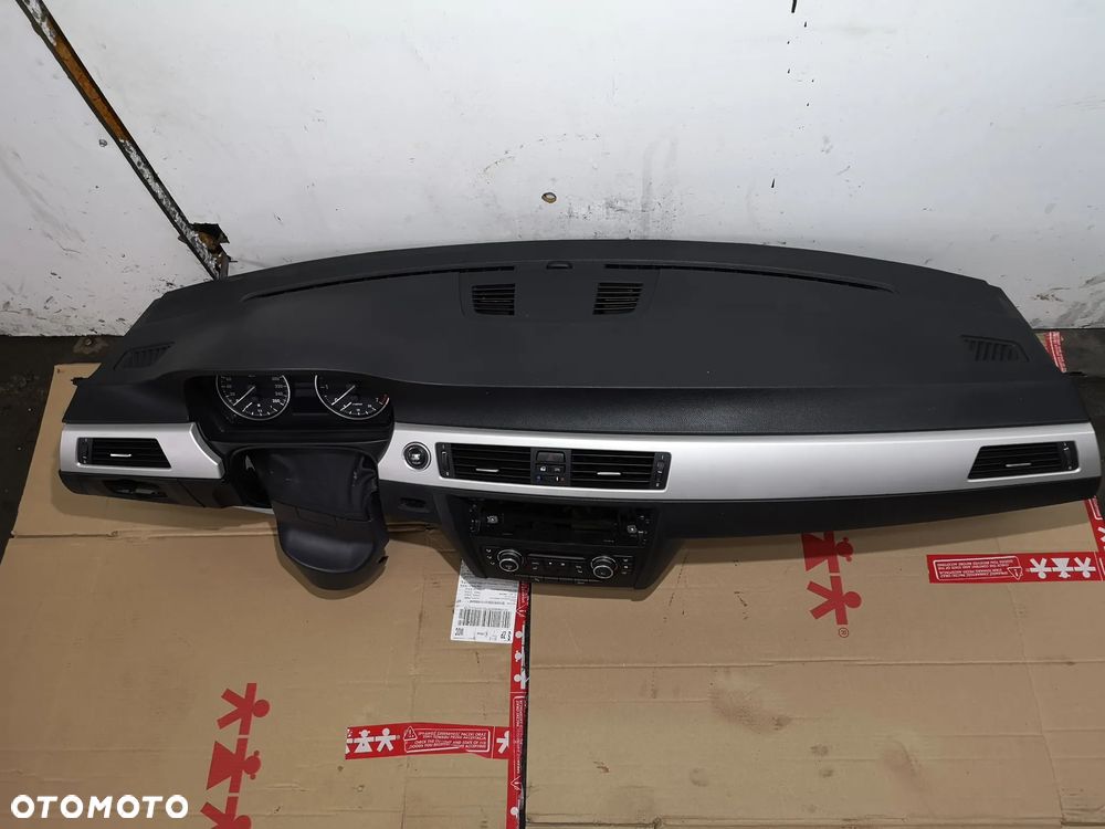 BMW E90 E91 DESKA KOKPIT KONSOLA ORYGINAŁ PULPIT - 16