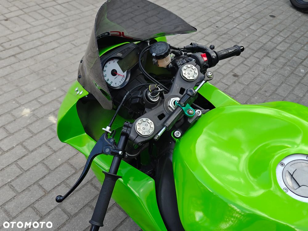 Kawasaki ZX - 11