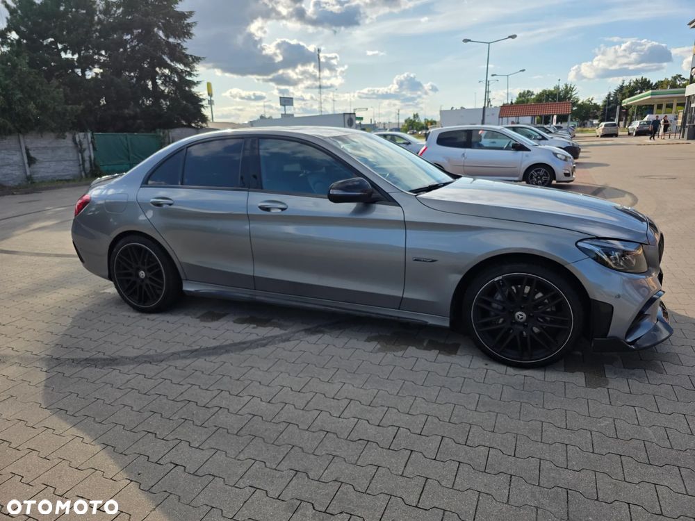 Mercedes-Benz Klasa C 200 7G-TRONIC AMG Line - 3