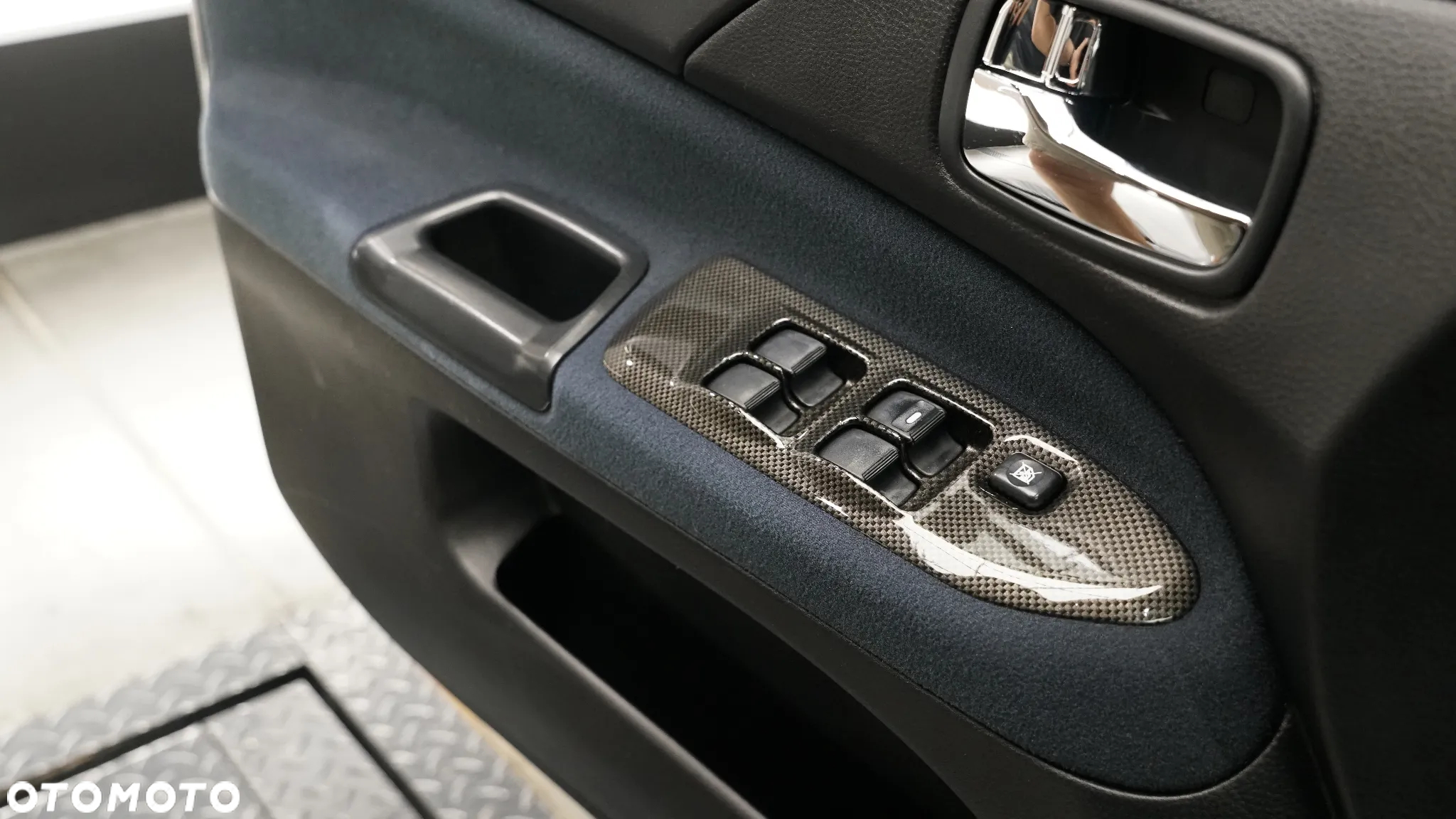 Mitsubishi Lancer Evolution IX - 13