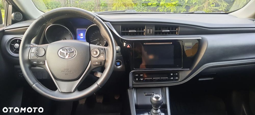 Toyota Auris 1.6 D-4D Prestige - 10