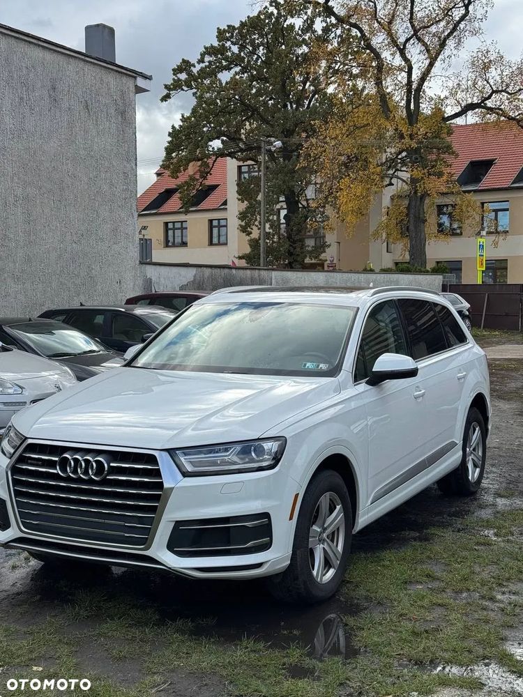 Audi Q7 - 1