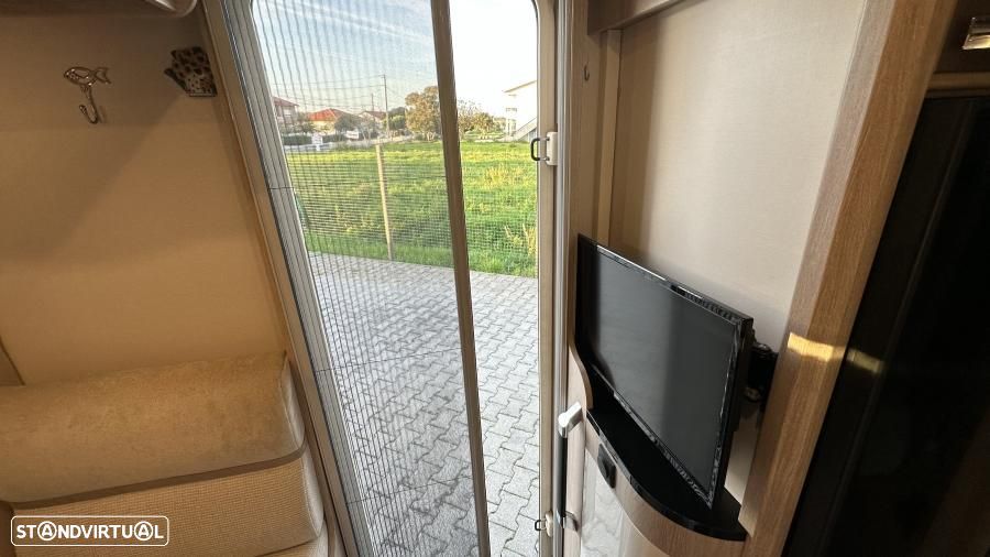 Rapido Serie 6F 680 FF C.central e basculante - 32