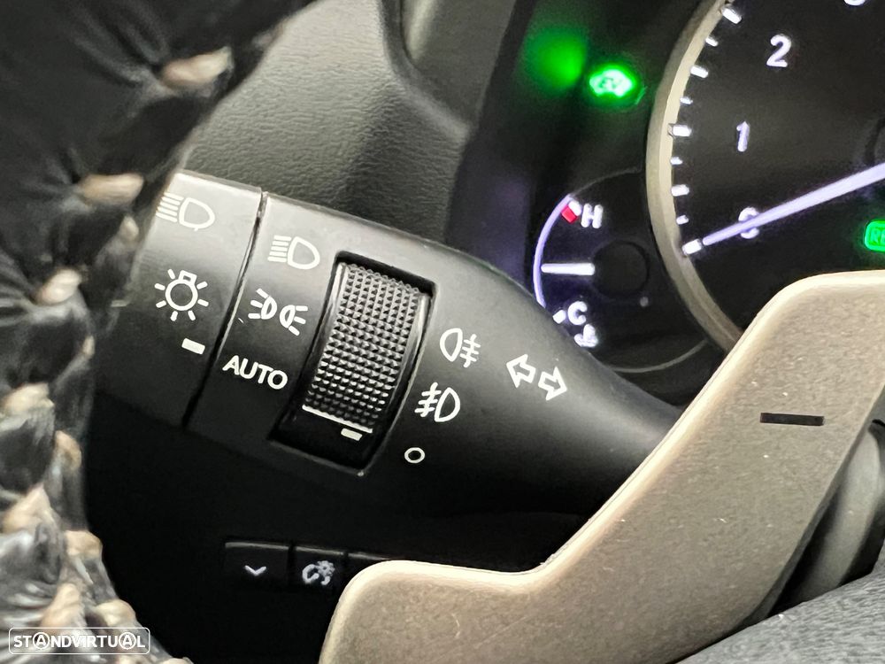 Lexus NX 300h Business - 35