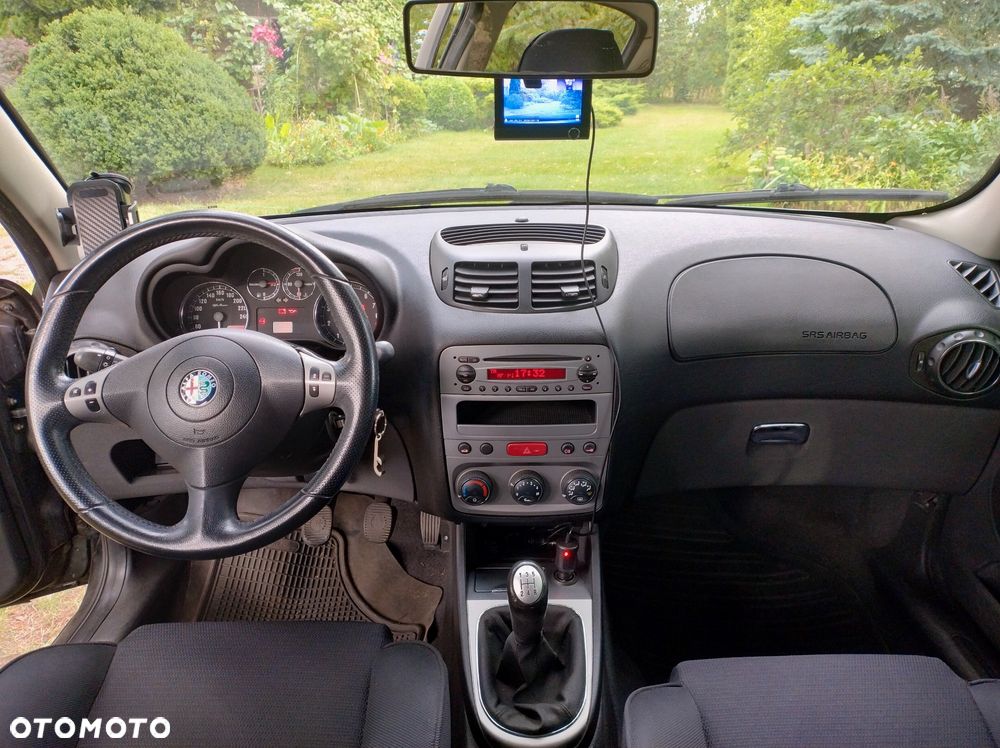Alfa Romeo 147 1.6 Twin Spark Distinctive - 7