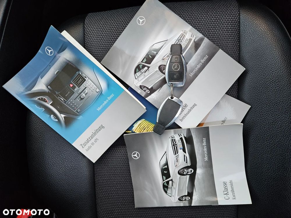 Mercedes-Benz Klasa C 180 T CGI Automatik BlueEFFICIENCY Avantgarde - 14