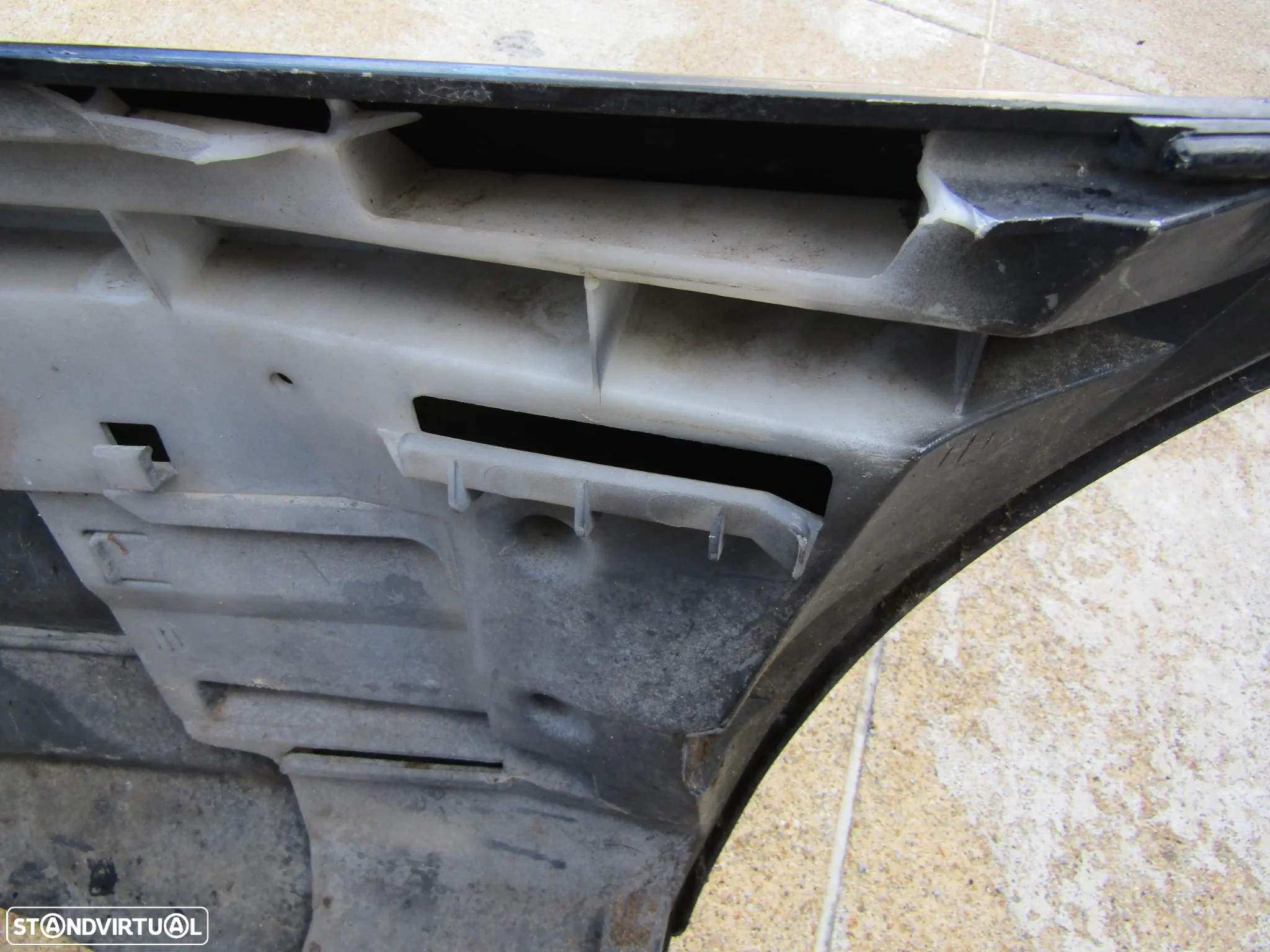 Para-choques tras BMW E46 Coupe  ano 2000 (ORIGINAL)com pequenos danos - 7