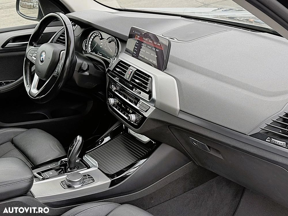 BMW X3 xDrive20d AT xLine - 25