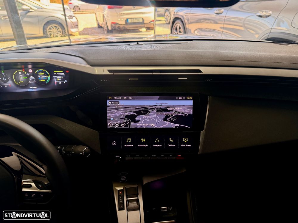 Peugeot 408 1.6 Hybrid Allure e-EAT8 - 24