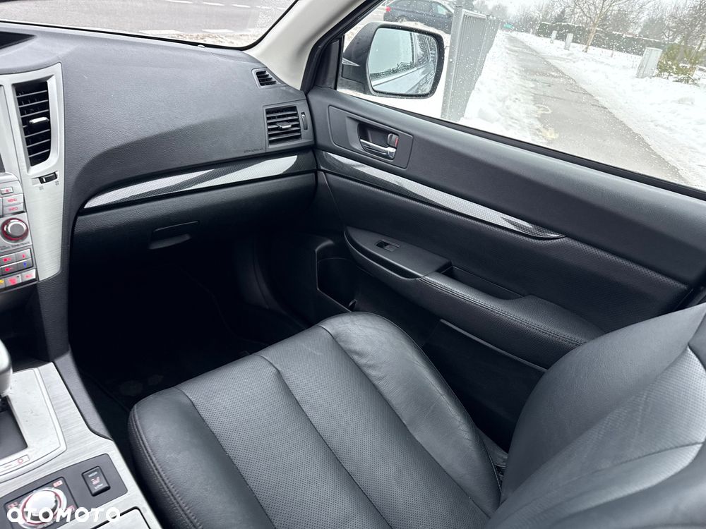 Subaru Legacy 2.5i GT - 20