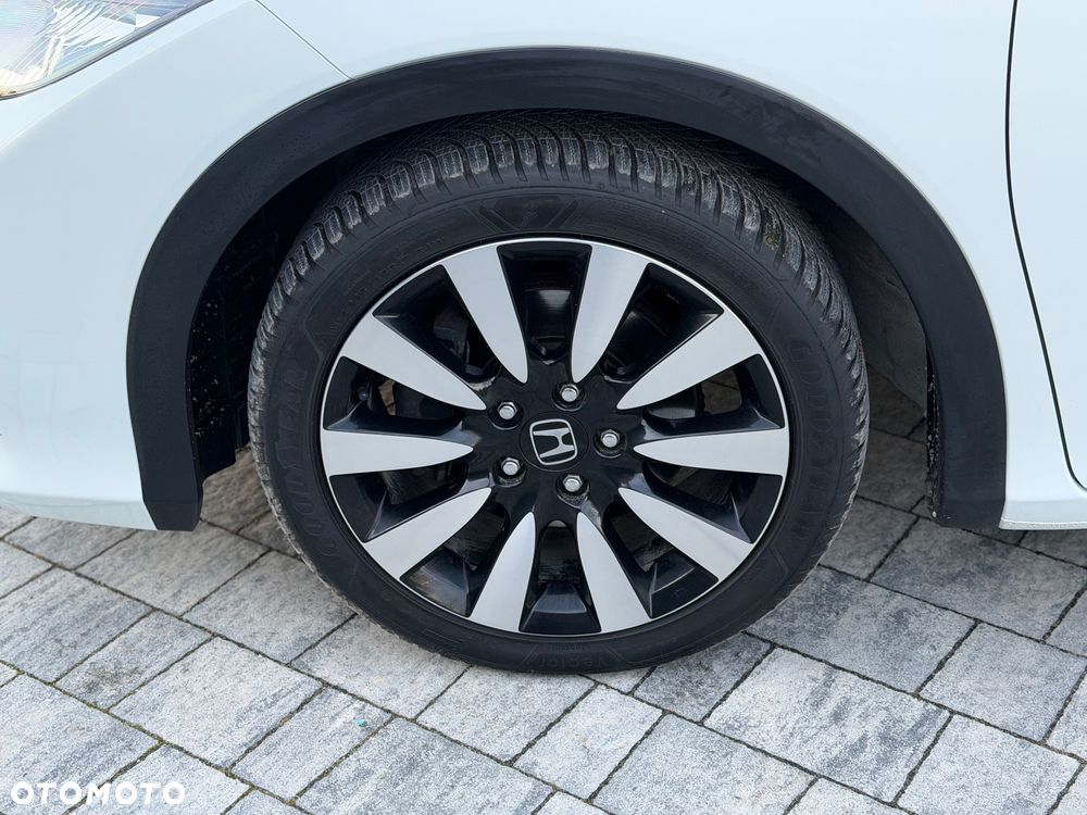 Honda Civic 1.6 i-DTEC Executive Black Edition - 14