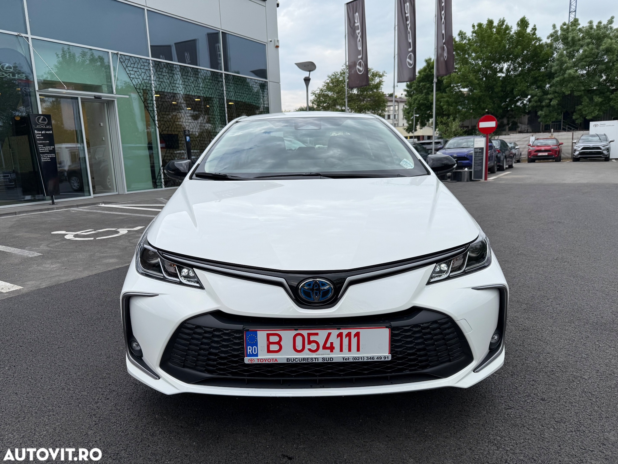 Toyota Corolla Sedan 1.8 HEV Eco - 2