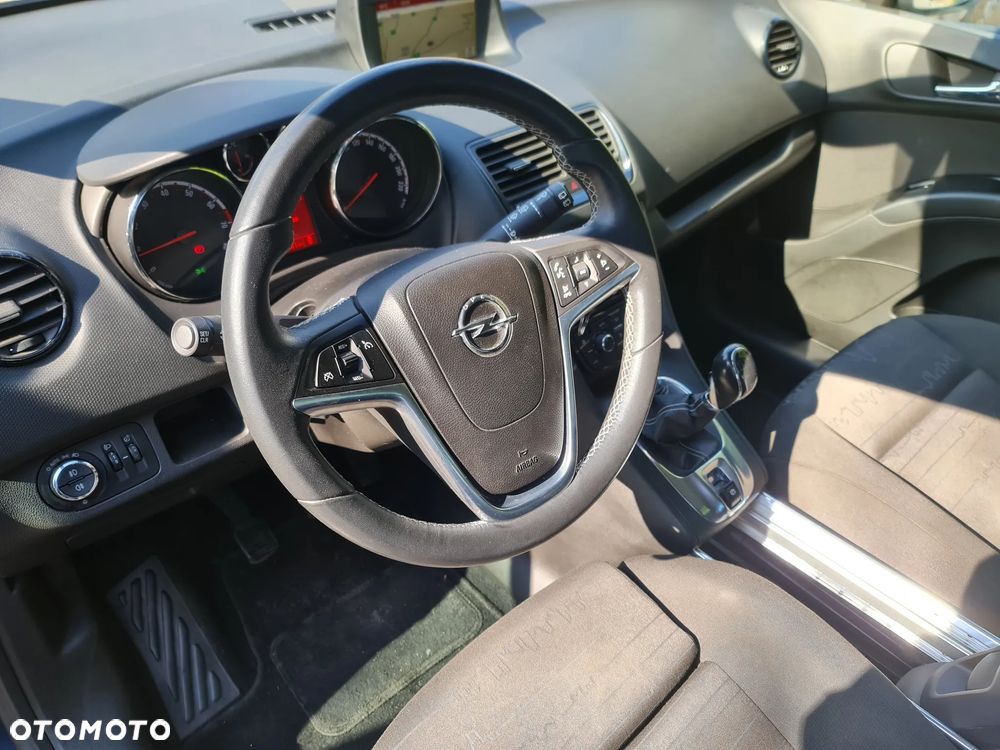 Opel Meriva 1.4 T Design Edition S&S - 11