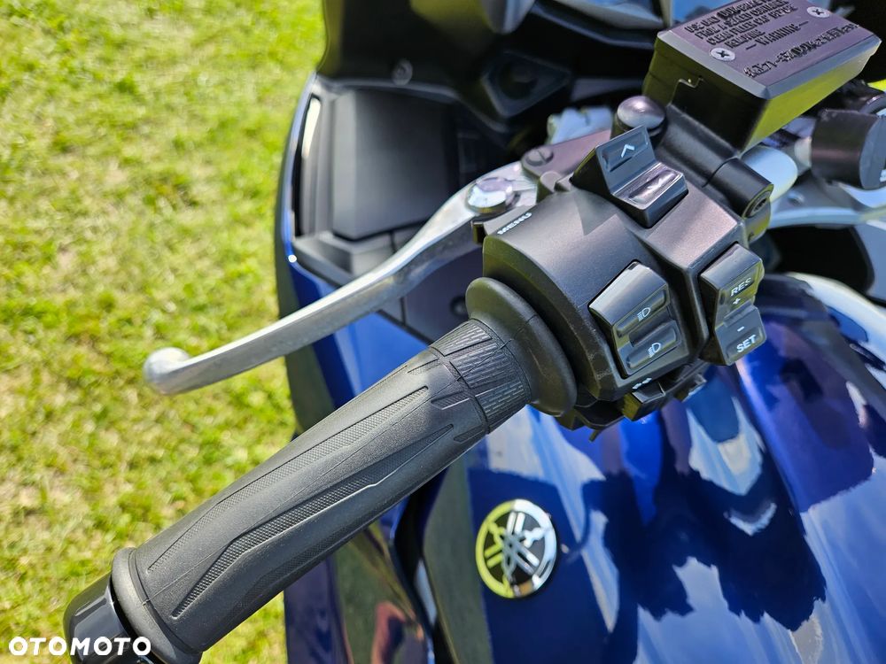 Yamaha FJR - 17
