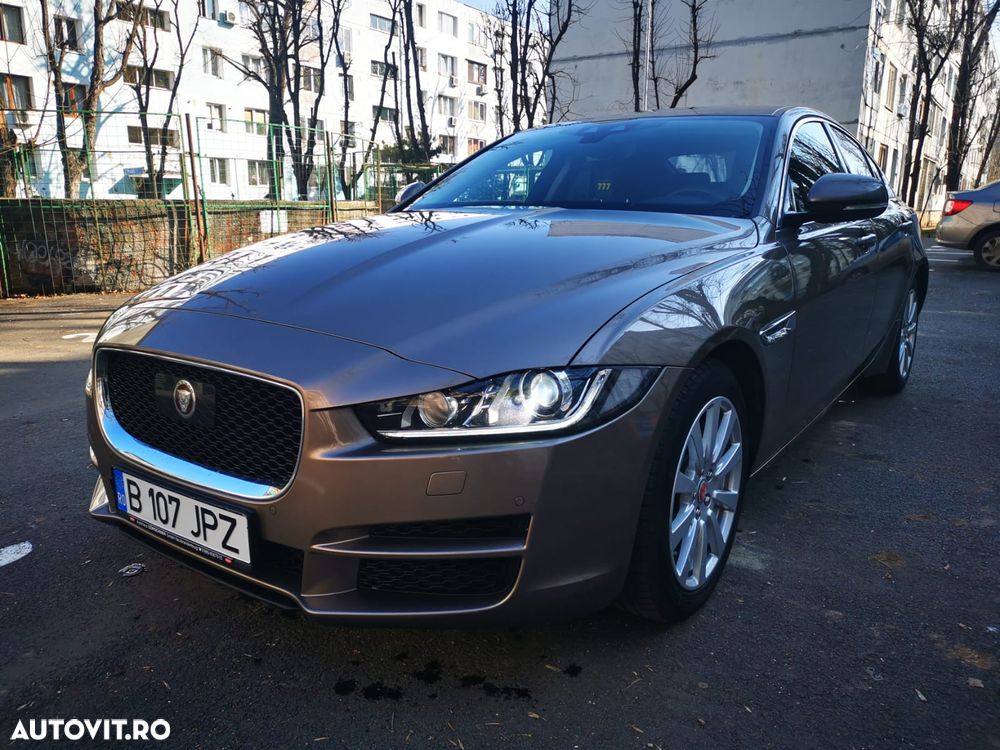 Jaguar XE 2.0 Portfolio - 3