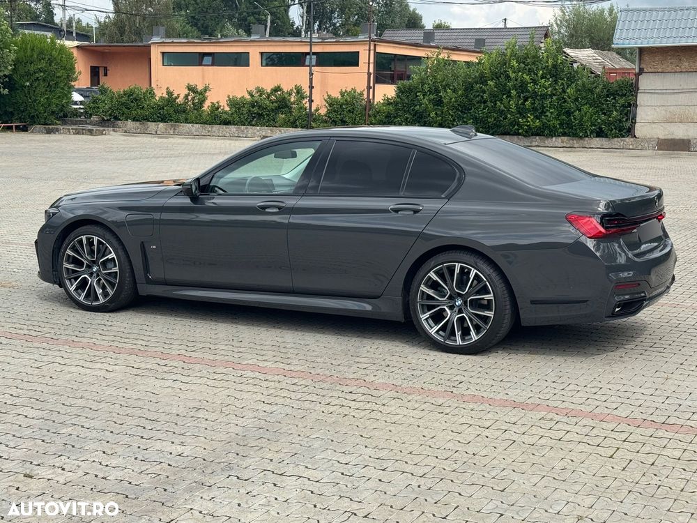 BMW Seria 7 745e - 15
