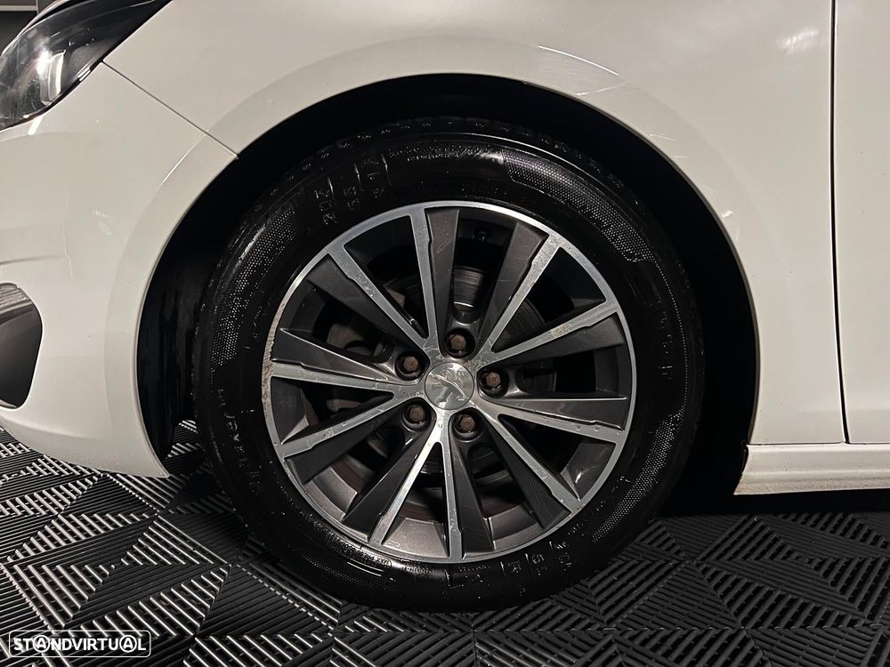 Peugeot 308 SW 1.2 PureTech Allure EAT6 - 4