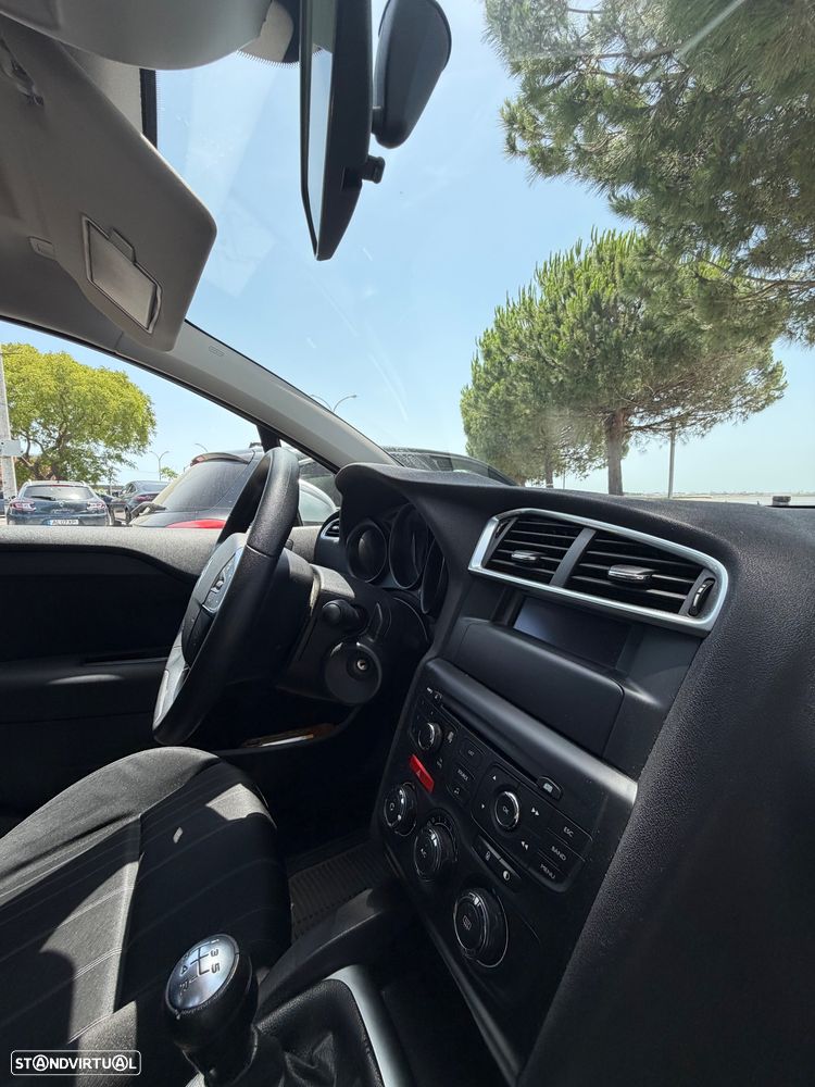 Citroën C4 1.6 HDi SX - 11