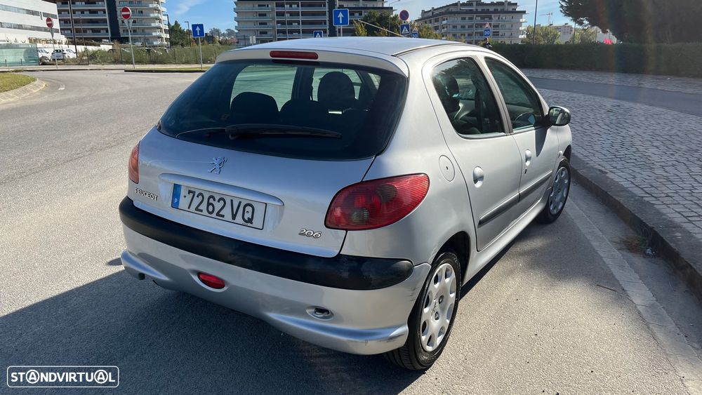 Peugeot 206 1.1 Color Line - 23