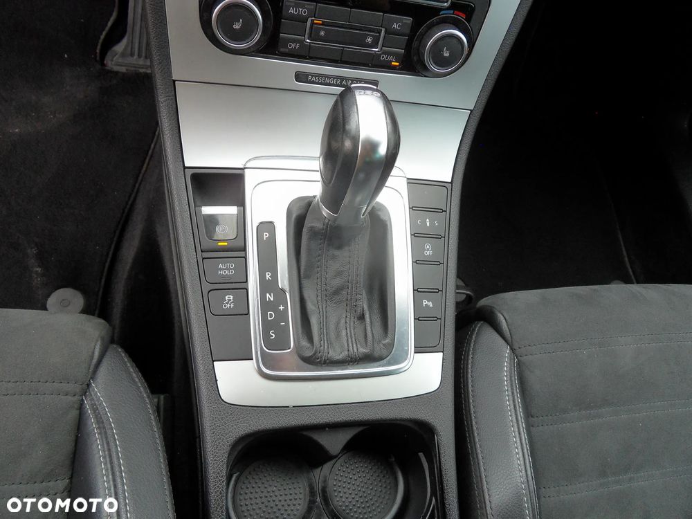 Volkswagen Passat CC - 18